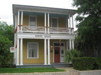 Arbor House Suites Bed And Breakfast سان أنطونيو المظهر الخارجي الصورة